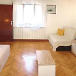 Apartamento Andriana-1 By Interhome