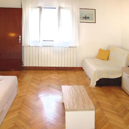 Apartamento Andriana-1 By Interhome